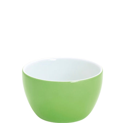 Eine kleine, runde Schüssel aus Keramik, die außen in einem frischen Grünton und innen in Weiß gestaltet ist. Die Schüssel hat eine glatte Oberfläche und am oberen Rand eine leichte Wölbung. Sie eignet sich für Snacks, Desserts oder als Serviergeschirr und vermittelt einen modernen, minimalistischen Eindruck.