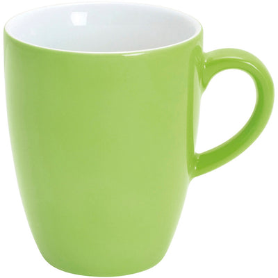 Eine einfarbige, grüne Kaffeetasse mit schmaler, runder Form und einem weißen Innenraum. Die Tasse hat einen seitlichen Henkel und steht auf einer flachen Oberfläche.