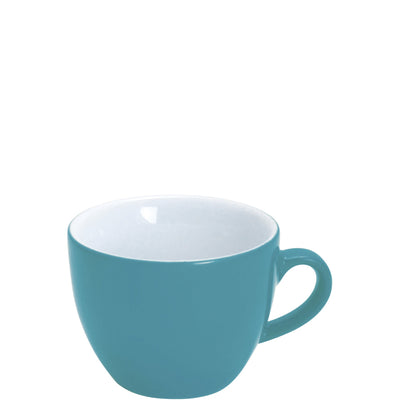Eine hellblaue Tasse mit rundem Körper und einem schlichten, gebogenen Henkel. Die Innenseite der Tasse ist weiß, während die Außenseite in einem sanften Blauton gehalten ist. Die Tasse steht auf einer neutralen Unterlage und vermittelt einen modernen, minimalistischen Eindruck. Ideal für heiße Getränke wie Kaffee oder Tee.