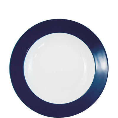 Ein runder Teller mit einem weißen inneren Bereich und einem breiten, dunkelblauen Rand. Der Teller hat eine glatte, glänzende Oberfläche und wirkt modern und elegant. Er eignet sich für elegante Anlässe oder den täglichen Gebrauch.