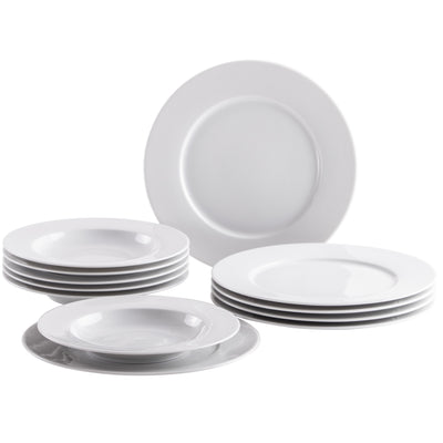 Eine Anordnung von weißen Tellern auf einem hellen Hintergrund. Es sind sieben flache Teller und zwei tiefere Teller zu sehen. Die Teller haben eine schlichte, elegante Form ohne Verzierungen, was sie vielseitig für verschiedene Anlässe macht.