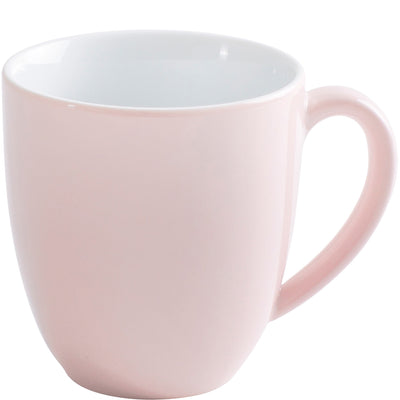 Ein zart rosa Kaffeebecher mit glatter Oberfläche und runder Form. Die Innenseite des Bechers ist weiß, während die Außenseite in einem sanften Rosaton gehalten ist. Der Becher hat einen stabilen Henkel und steht auf einer ebenen Fläche. Ideal für heiße Getränke wie Kaffee oder Tee.