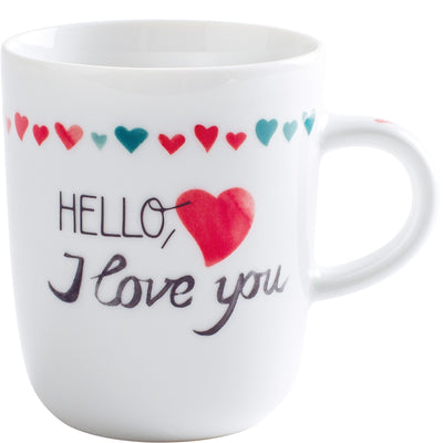 Eine weiße Tasse mit einem bunten Muster aus kleinen Herzen. Auf der Vorderseite der Tasse steht der Schriftzug „HELLO, I love you“ in einer verspielten Schriftart. Die Tasse hat einen schlichten, modernen Look und wird in einem hellen Licht präsentiert.