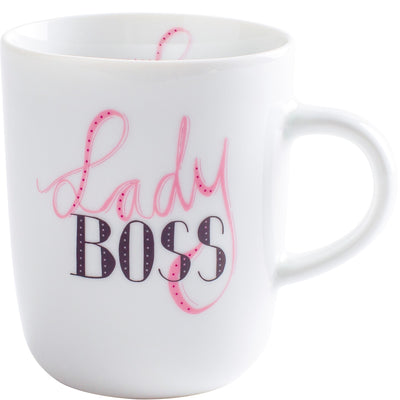 Eine weiße Tasse mit dem Aufdruck „Lady Boss“ in pink und schwarz. Die Tasse hat eine runde Form und einen stabilen Henkel. Der Schriftzug ist verspielt und modern gestaltet. Ideal für Kaffeeliebhaberinnen, die ihre starke Persönlichkeit unterstreichen möchten.