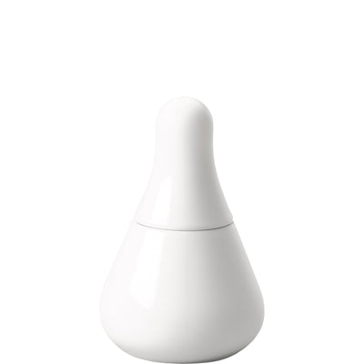 Ein eleganter, weißer Spender mit einer tropfenförmigen Silhouette. Der Spender hat einen schmalen, runden Deckel, der leicht nach oben verjüngt ist. Die Oberfläche ist glatt und glänzend, was ihm ein modernes und minimalistisches Aussehen verleiht. Er eignet sich ideal für die Aufbewahrung von Lotionen, Cremes oder anderen Flüssigkeiten.