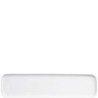 Ein längliches, rechteckiges, flaches Teller aus weißem Porzellan. Die Oberfläche ist glatt und glänzend, ohne Muster oder Verzierungen. Der Teller hat leicht abgerundete Kanten und ist ideal für das Servieren von Snacks oder Vorspeisen geeignet.