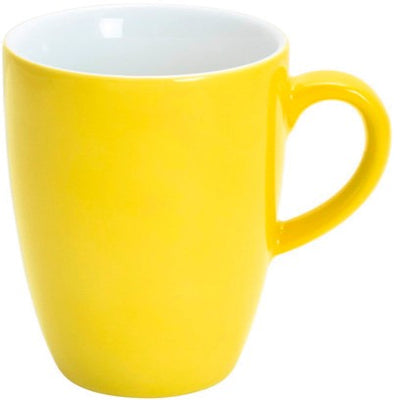 Ein einzelner, leuchtend gelber Kaffeebecher mit einem weißen Innenraum. Der Becher hat eine klassische Form mit einer runden Öffnung und einem ergonomischen Henkel. Der Hintergrund ist neutral, was den Fokus auf den Becher lenkt. Ideal für heiße Getränke wie Kaffee oder Tee.
