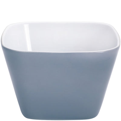 Ein modernes, quadratisches Geschirrstück mit einer glatten, hellgrauen Außenseite und einer weißen Innenseite. Die Kanten sind leicht abgerundet, was dem Design eine elegante Note verleiht. Ideal für Snacks oder Desserts, das Geschirrstück steht auf einer glatten Oberfläche und hebt sich durch die schlichte Farbgestaltung hervor.
