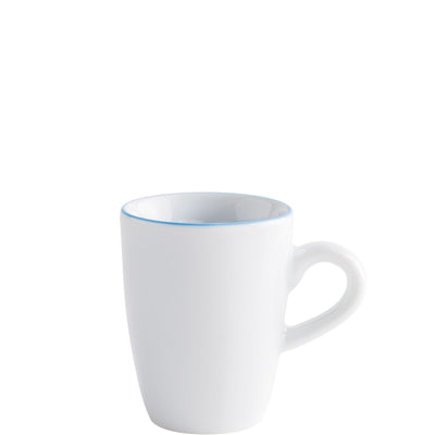 Eine schlichte, weiße Tasse mit einer blauen Linie am oberen Rand. Die Tasse hat einen leicht geschwungenen Henkel und steht auf einem weißen Hintergrund. Sie wirkt modern und elegant, ideal für Kaffee oder Tee.
