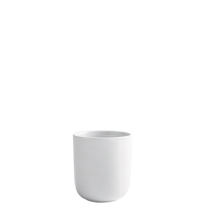 Ein schlichtes, weißes Keramikglas ohne Muster oder Verzierungen. Es hat eine runde Form mit leicht nach oben öffnendem Rand und einer stabilen Basis. Der Glasrand ist glatt, und die Oberfläche ist glänzend und gleichmäßig. Ideal für Getränke oder als dekoratives Element.