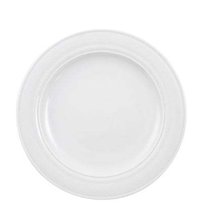 Ein runder, flacher weißer Teller mit einem dezenten, strukturierten Rand. Der Teller hat eine glatte Oberfläche, die für geschmackvolle Präsentationen geeignet ist. Ideal für den Einsatz bei formellen Anlässen oder im Alltag. Das schlichte Design lässt sich gut mit verschiedenen Tischdekorationen kombinieren.