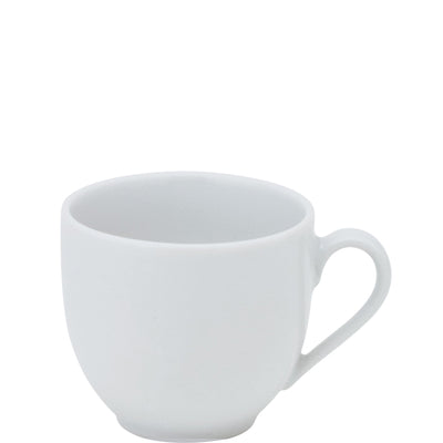 Weiße Keramiktasse mit rundem Körper und einem kleinen Henkel. Die Tasse hat eine glatte Oberfläche und bietet Platz für eine Portion Heißgetränk, wie Kaffee oder Tee. Der Hintergrund ist neutral und hebt die Tasse hervor. Die Form ist simpel und modern, ideal für den täglichen Gebrauch oder besondere Anlässe.