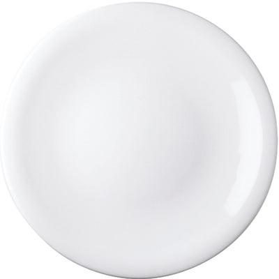 Ein runder, flacher Teller aus weißem Porzellan. Die Oberfläche ist glatt und glänzend, ohne Muster oder Verzierungen. Der Teller hat einen schmalen Rand und eignet sich für die Präsentation von Speisen. Die Perspektive zeigt die Oberseite des Tellers, wodurch seine Form und Farbe hervorgehoben werden.