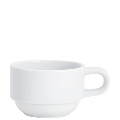 Kleine, weiße Tasse aus Keramik mit einem schlichtem Design und einem stabilen Henkel. Die Tasse hat eine runde Form mit einem breiten Fuß und einer glatten Innenfläche. Sie eignet sich gut für Espresso oder kleinere Getränke. Der Hintergrund ist neutral, um den Fokus auf die Tasse zu legen.