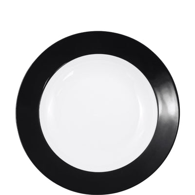 Ein runder Teller mit einem schmalen schwarzen Rand und einer glatten, weißen Innenfläche. Der Teller hat eine flache Form und wirkt schlicht und modern, ideal für Servierungen in einem eleganten Ambiente. Der Kontrast zwischen dem schwarzen Rand und der weißen Oberfläche verleiht ihm eine ansprechende Optik.